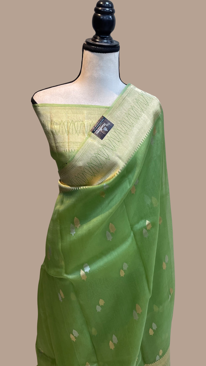 Pure Kora Handloom Banarasi Saree - Sona Roopa Alfi Kadua Booti - The Handlooms