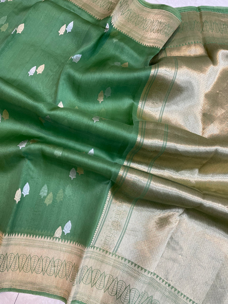 Pure Kora Handloom Banarasi Saree - Sona Roopa Alfi Kadua Booti - The Handlooms