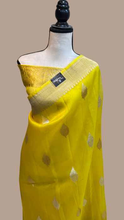 Yellow Pure Kora Handloom Banarasi Saree - Sona Roopa Alfi Kadua Boota