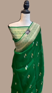Pure Kora Handloom Banarasi Saree - Sona Roopa Alfi Kadua Booti - The Handlooms