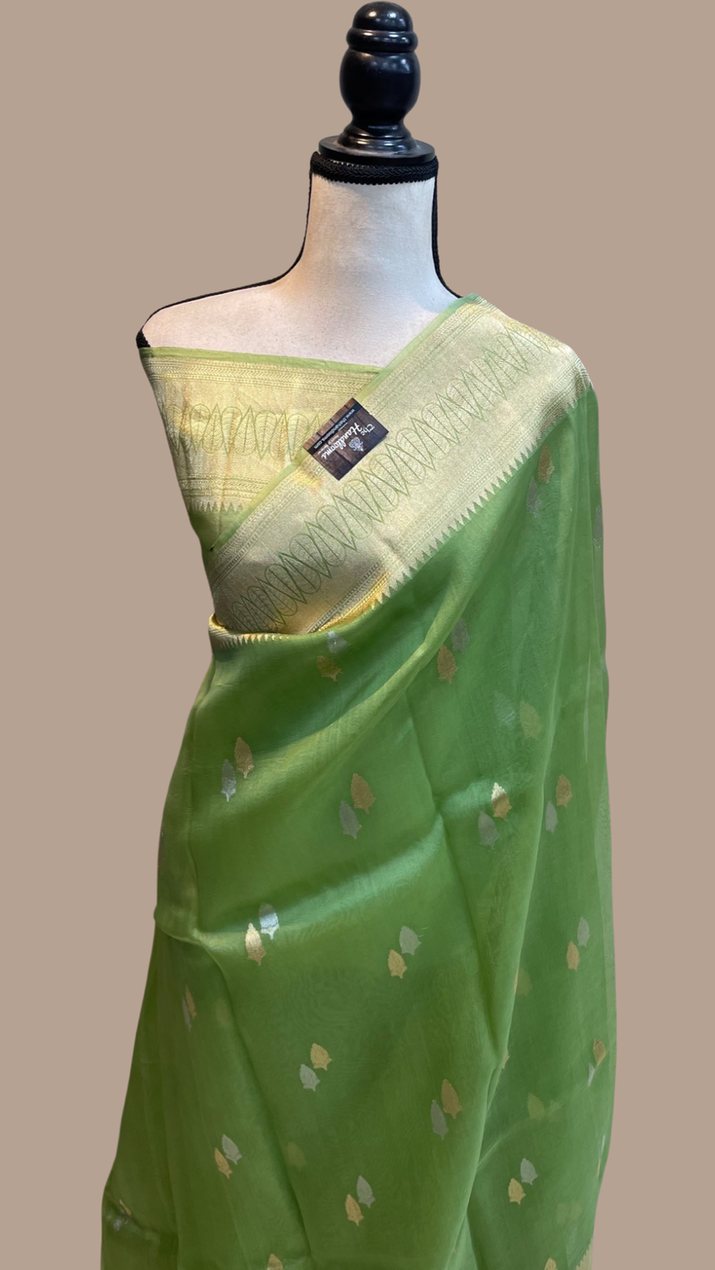 Pure Kora Handloom Banarasi Saree - Sona Roopa Alfi Kadua Booti - The Handlooms