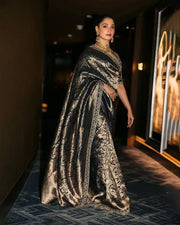 Tamannaah Bhatia Navy Blue Pure Katan Silk Banarasi Handloom Saree - Tanchui Brocade - The Handlooms