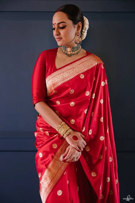 Sonakshi Sinha Pure Katan Silk Banarasi Handloom Saree - All Over Motifs - The Handlooms