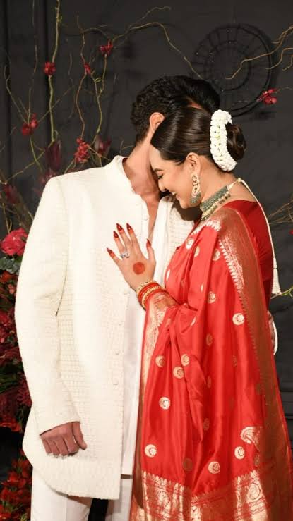 Sonakshi Sinha Pure Katan Silk Banarasi Handloom Saree - All Over Motifs - The Handlooms