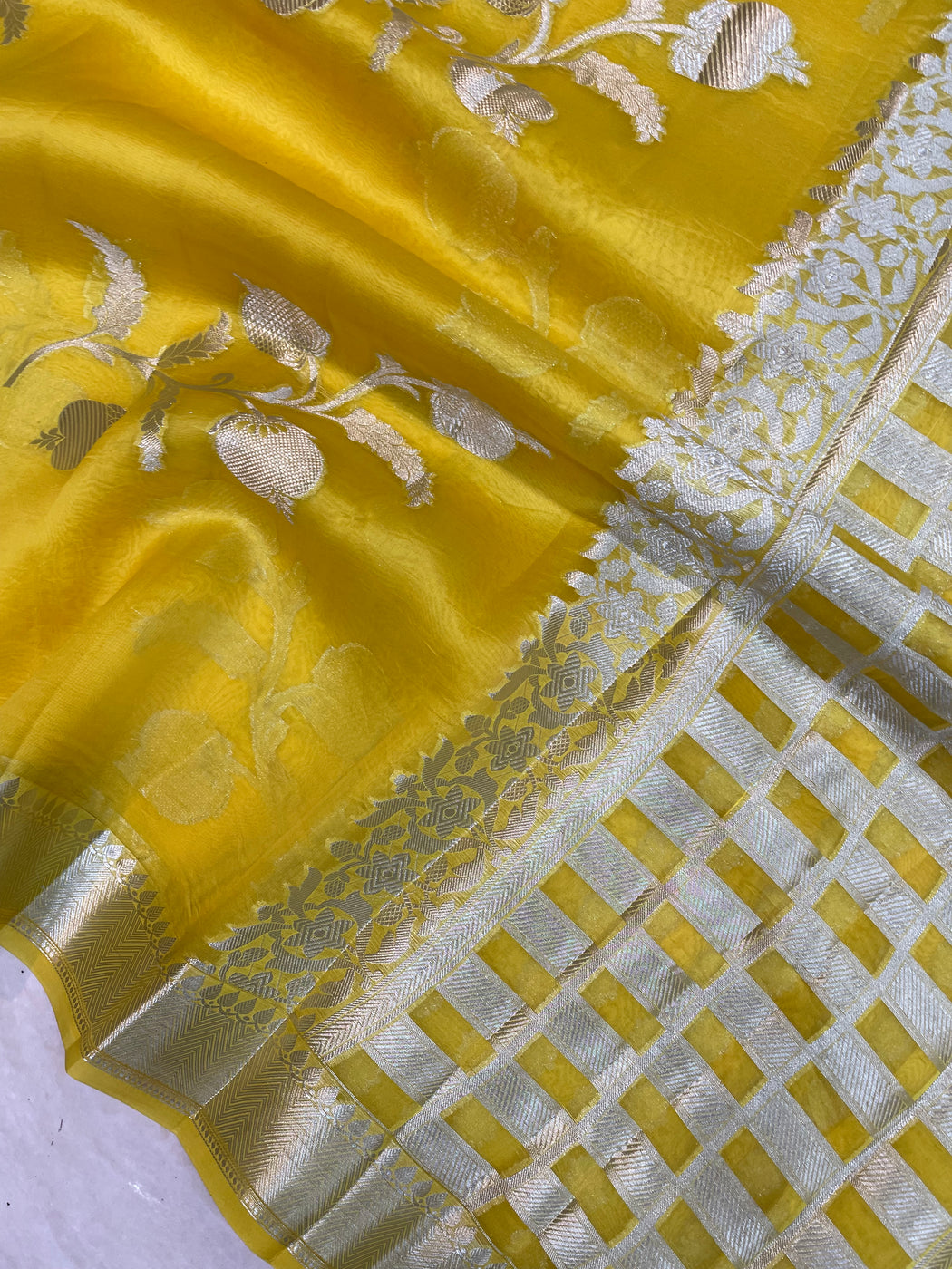 Yellow Pure Kora Handloom Banarasi Saree — The Handlooms