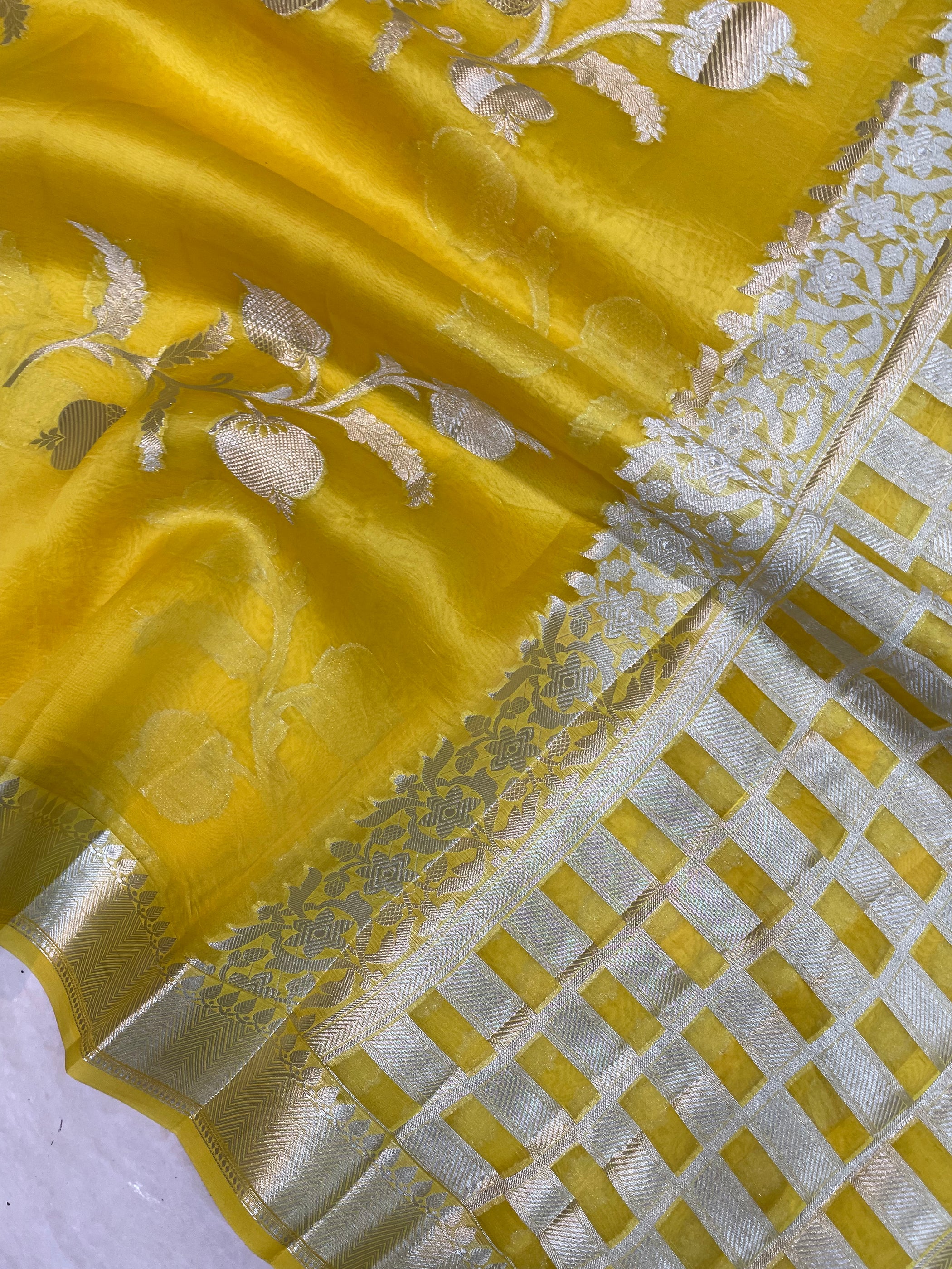 Yellow Pure Kora Handloom Banarasi Saree — The Handlooms