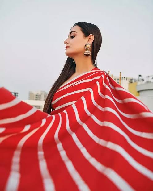 Dia Mirza in Pure Katan Silk Banarasi Handloom Saree - Stripe - The Handlooms