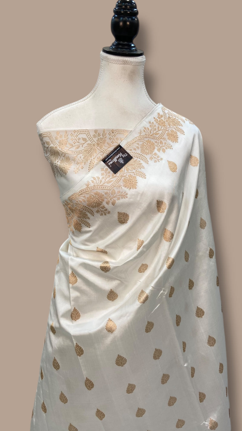 White Pure Katan Silk Banarasi Handloom Saree - All over Kadua motifs - The Handlooms