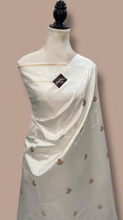 White Pure Katan Silk Banarasi Handloom Saree - All over Kadua motifs - The Handlooms