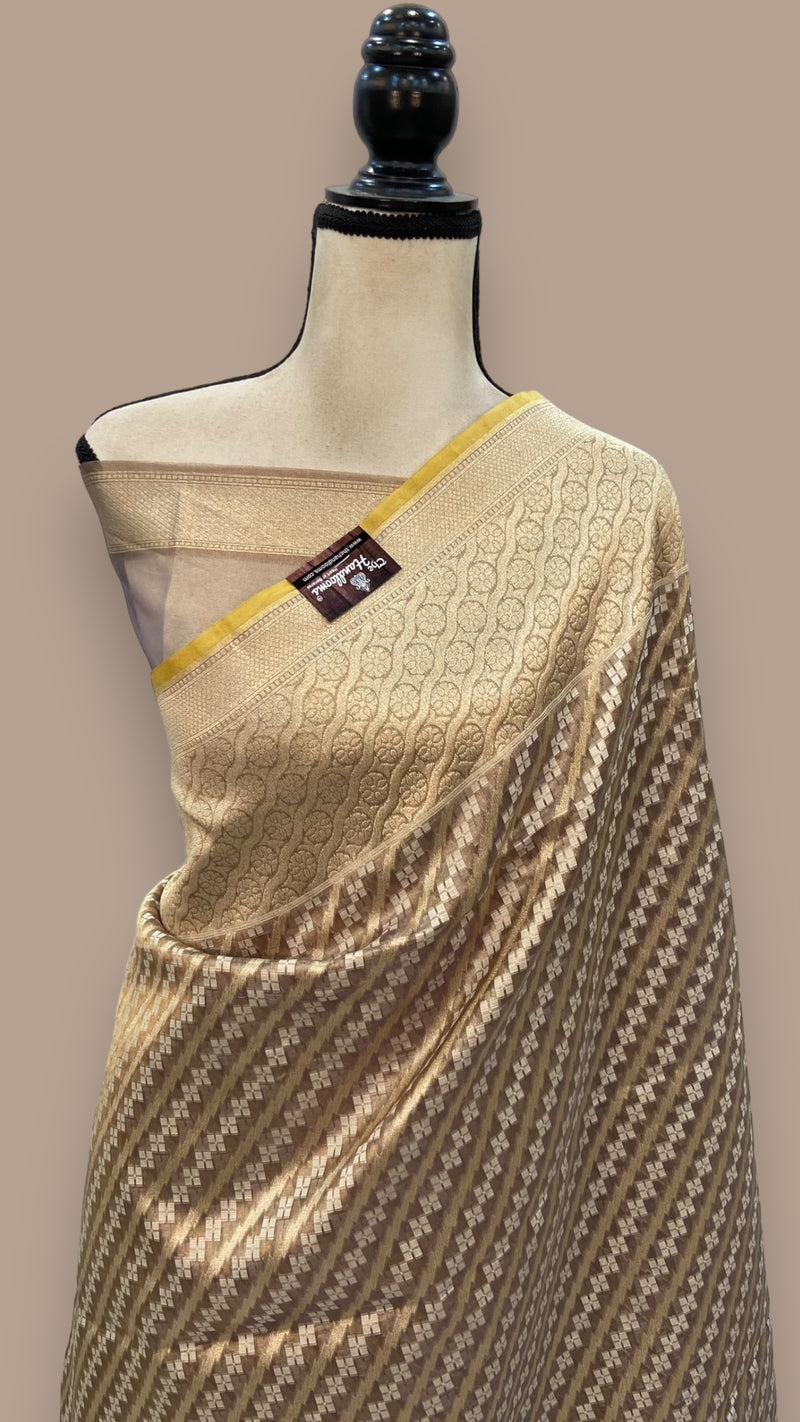 Pure Tissue Reshmi Zari Banarasi Brocade Handloom Saree - The Handlooms