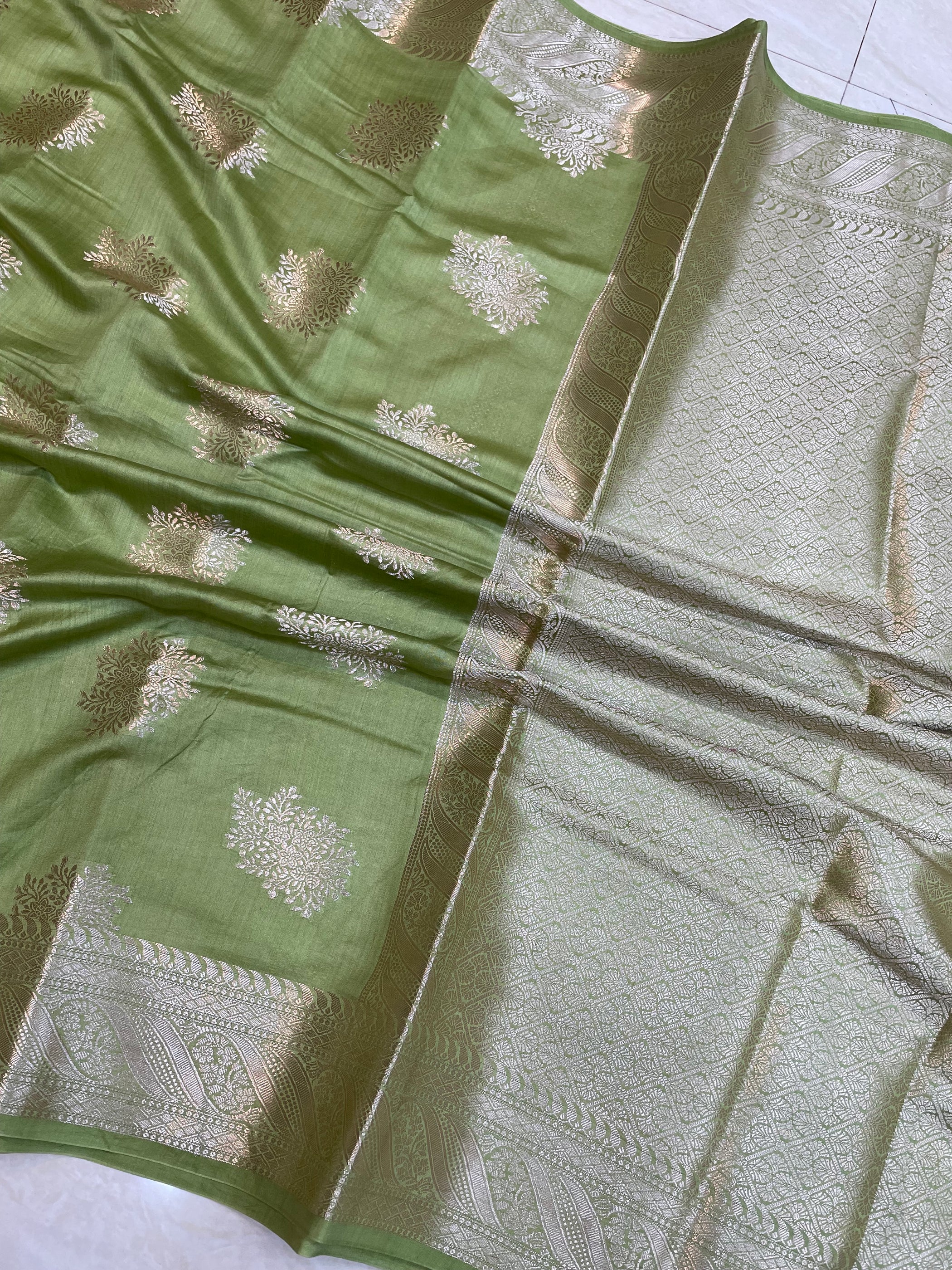 Pista Green Pure Chiniya Silk Banarasi Saree — The Handlooms