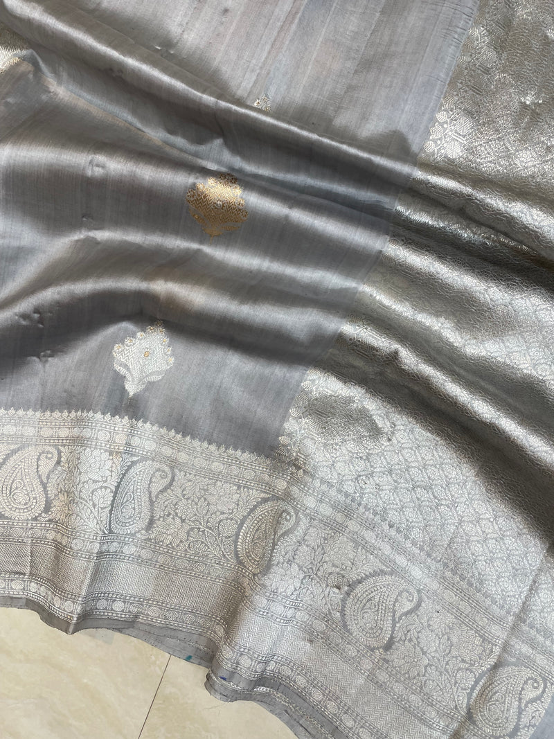 Pure Katan Silk Banarasi Handloom Saree - All over Kadua motifs - The Handlooms