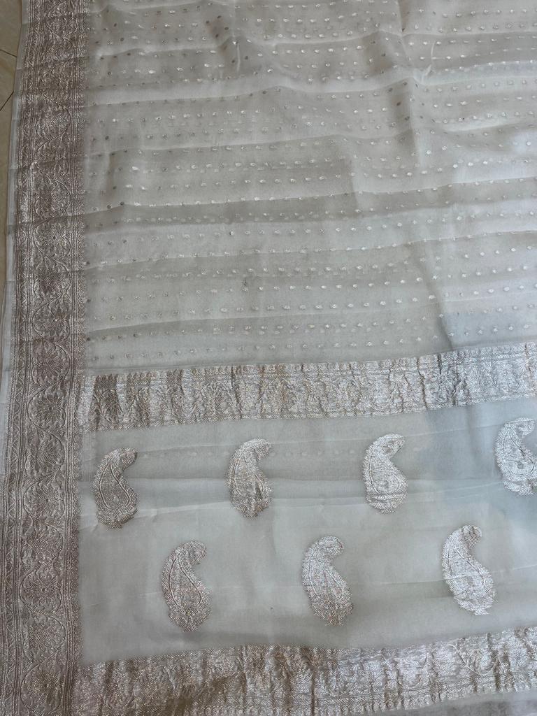 White Pure Georgette Handloom Banarasi Saree - The Handlooms